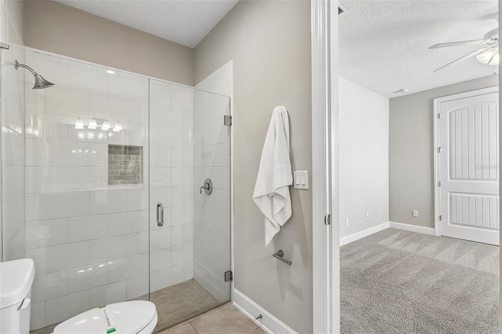 For Sale: $869,000 (5 beds, 3 baths, 2961 Square Feet)