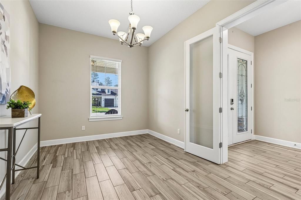 For Sale: $869,000 (5 beds, 3 baths, 2961 Square Feet)
