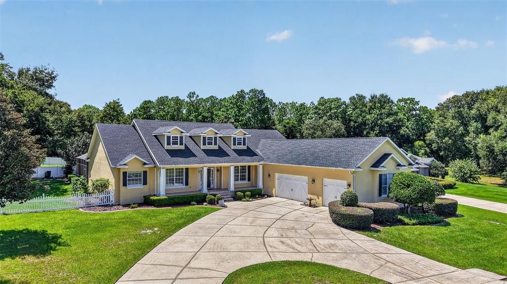 For Sale: $829,000 (5 beds, 3 baths, 3843 Square Feet)