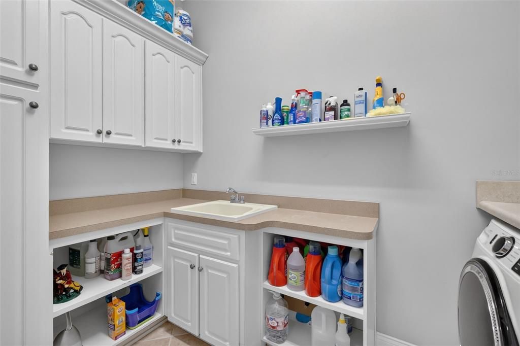 For Sale: $829,000 (5 beds, 3 baths, 3843 Square Feet)