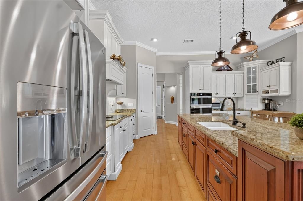 For Sale: $829,000 (5 beds, 3 baths, 3843 Square Feet)