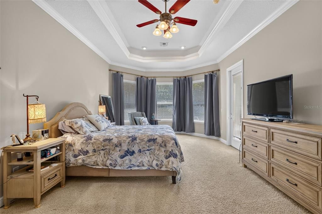 For Sale: $829,000 (5 beds, 3 baths, 3843 Square Feet)