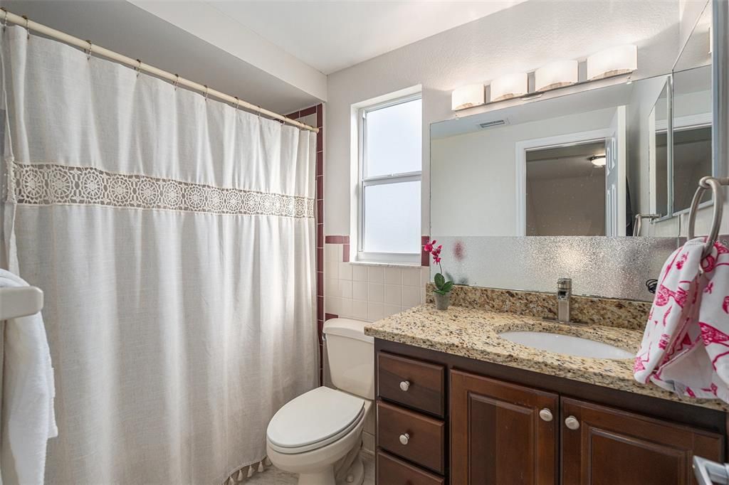For Rent: $3,000 (3 beds, 2 baths, 2082 Square Feet)