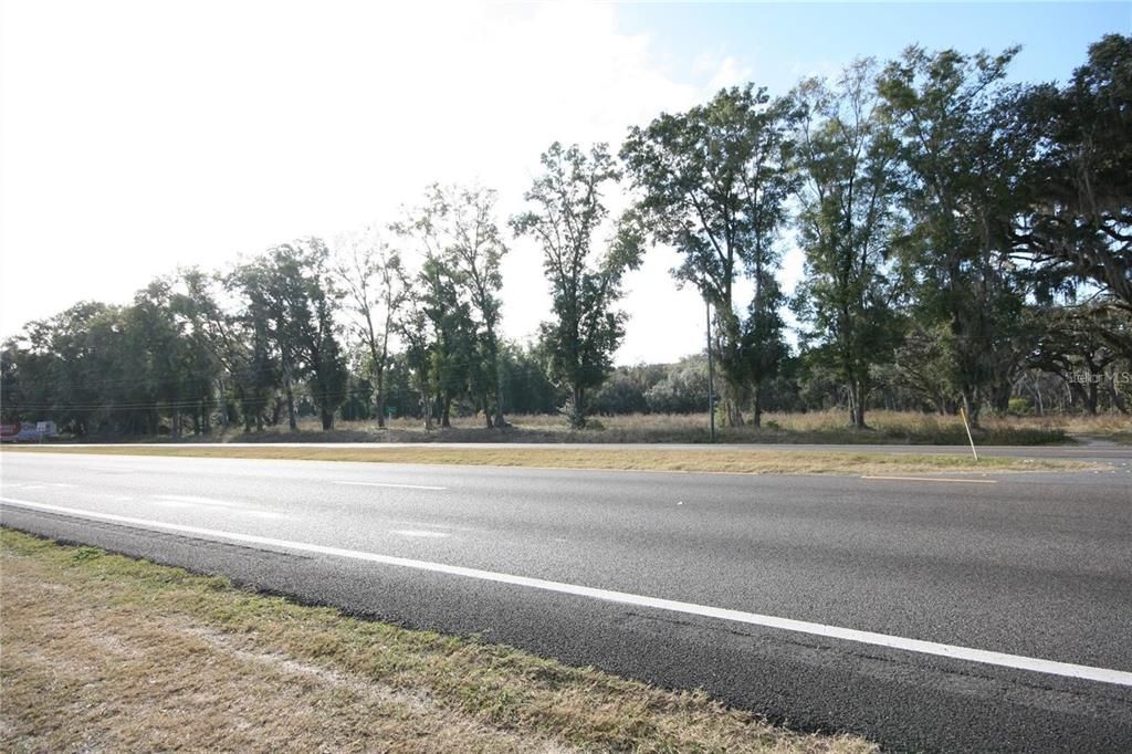На продажу: $599,900 (12.04 acres)