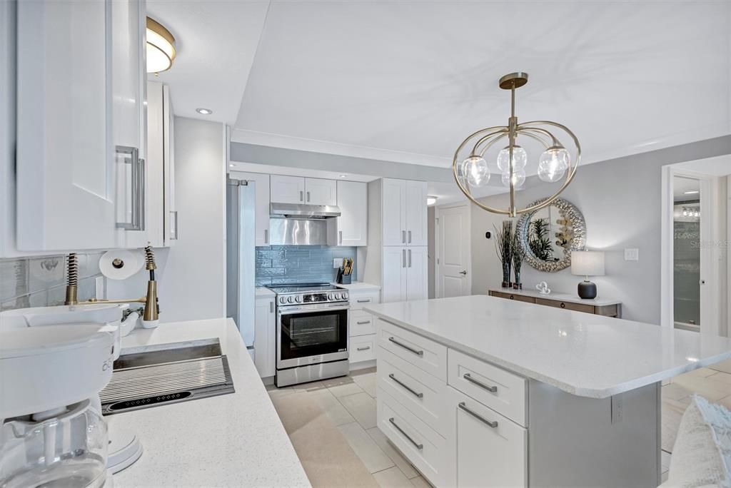 For Sale: $589,000 (2 beds, 2 baths, 1220 Square Feet)