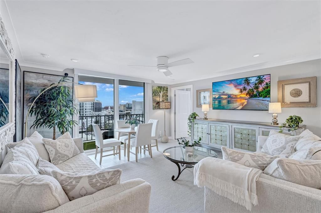 For Sale: $589,000 (2 beds, 2 baths, 1220 Square Feet)