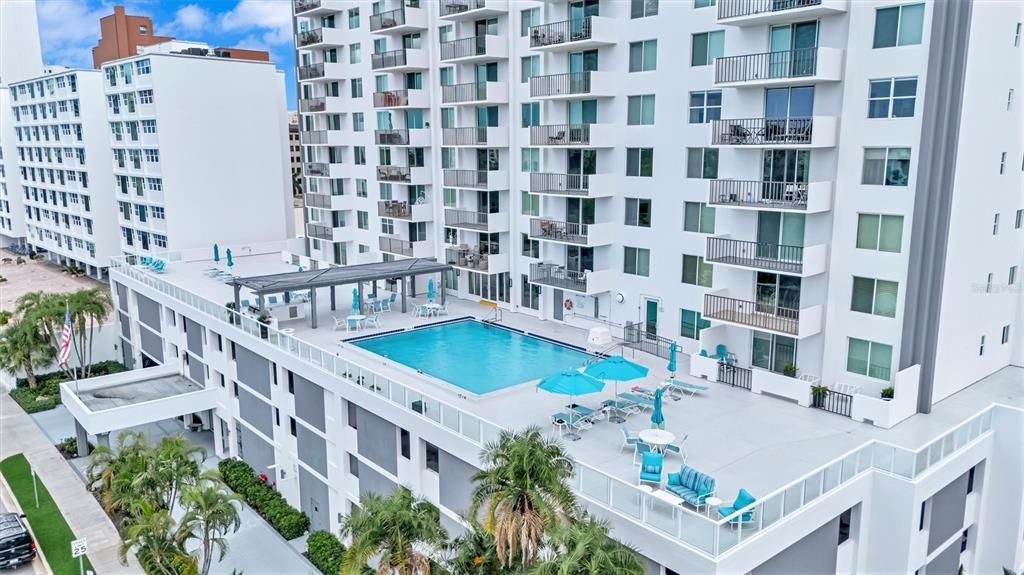 For Sale: $589,000 (2 beds, 2 baths, 1220 Square Feet)