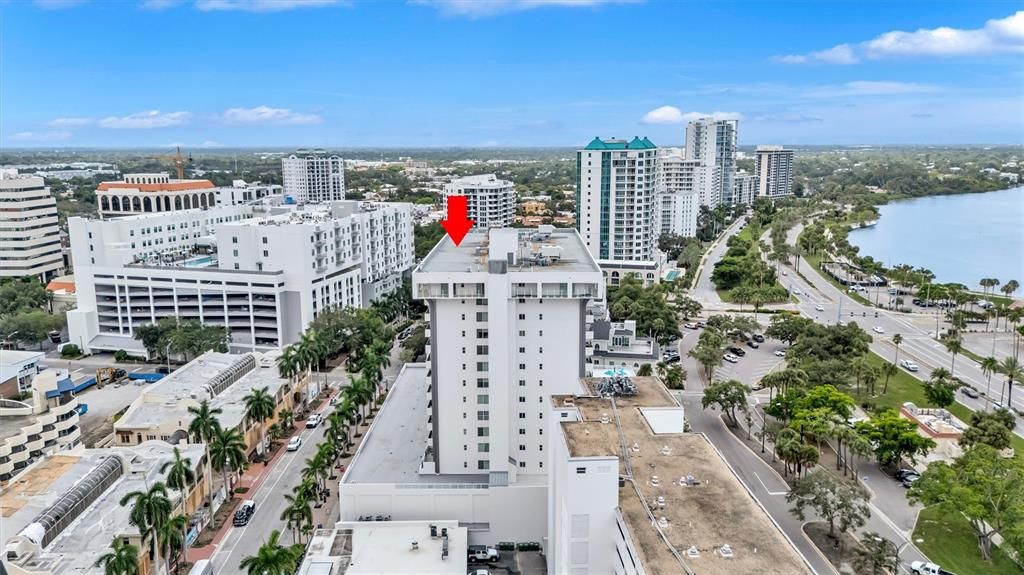 For Sale: $589,000 (2 beds, 2 baths, 1220 Square Feet)