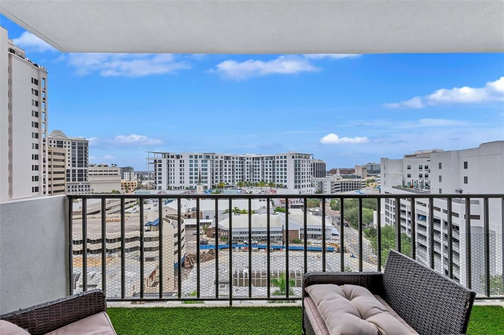 For Sale: $589,000 (2 beds, 2 baths, 1220 Square Feet)