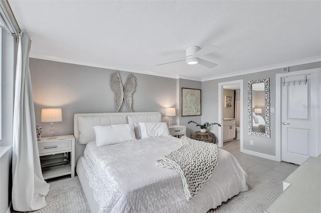 For Sale: $589,000 (2 beds, 2 baths, 1220 Square Feet)