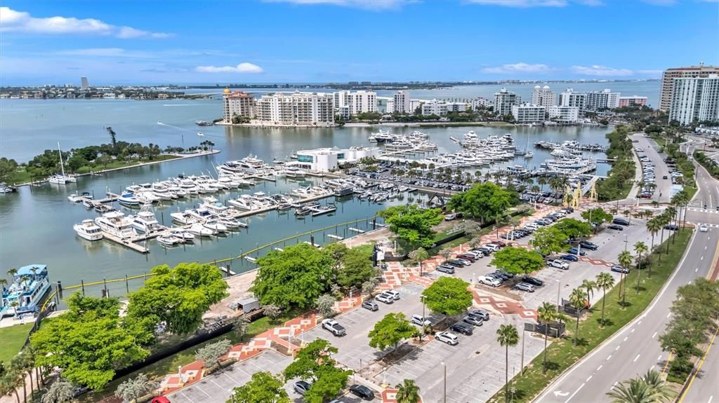 For Sale: $589,000 (2 beds, 2 baths, 1220 Square Feet)