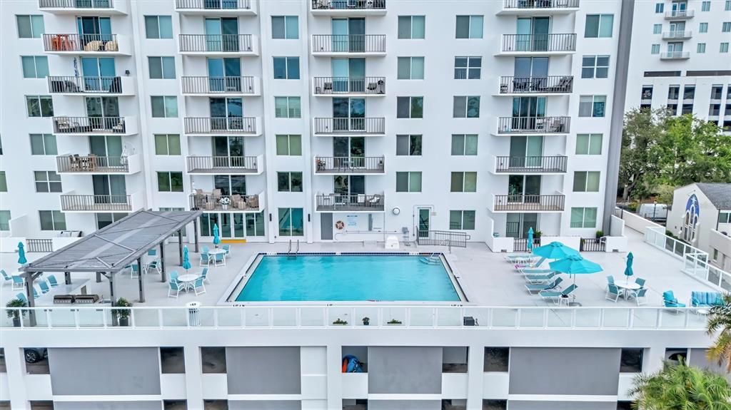 For Sale: $589,000 (2 beds, 2 baths, 1220 Square Feet)