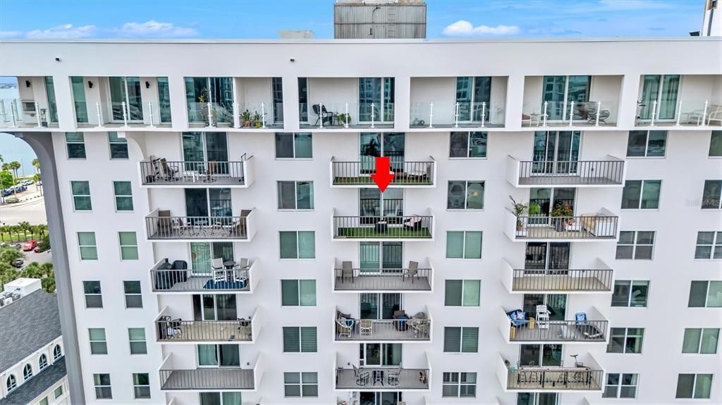 For Sale: $589,000 (2 beds, 2 baths, 1220 Square Feet)