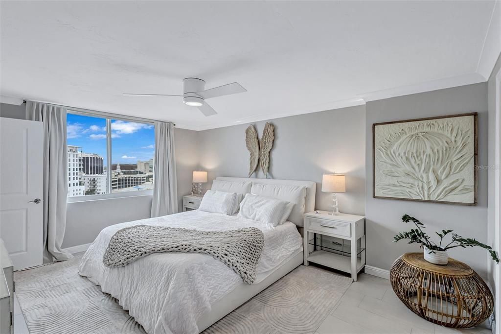 For Sale: $589,000 (2 beds, 2 baths, 1220 Square Feet)