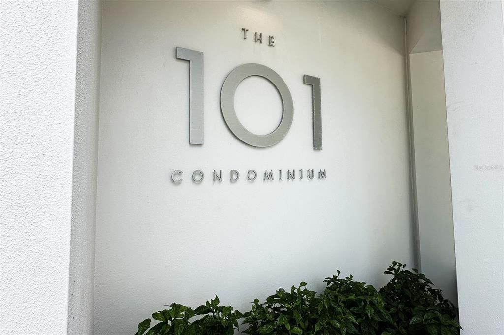For Sale: $589,000 (2 beds, 2 baths, 1220 Square Feet)