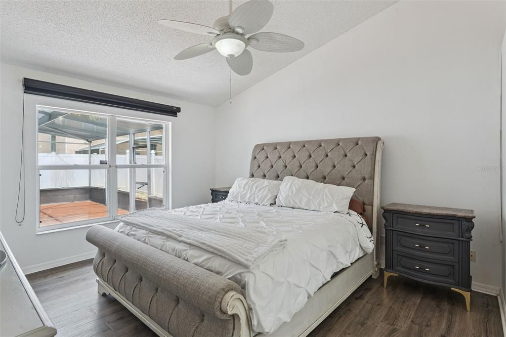 En Venta: $435,000 (4 camas, 2 baños, 2061 Pies cuadrados)