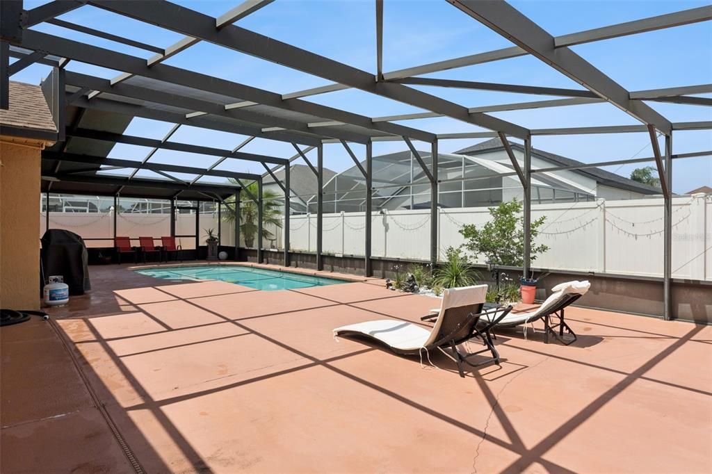 En Venta: $435,000 (4 camas, 2 baños, 2061 Pies cuadrados)