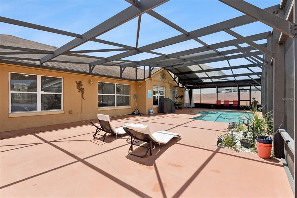 En Venta: $435,000 (4 camas, 2 baños, 2061 Pies cuadrados)