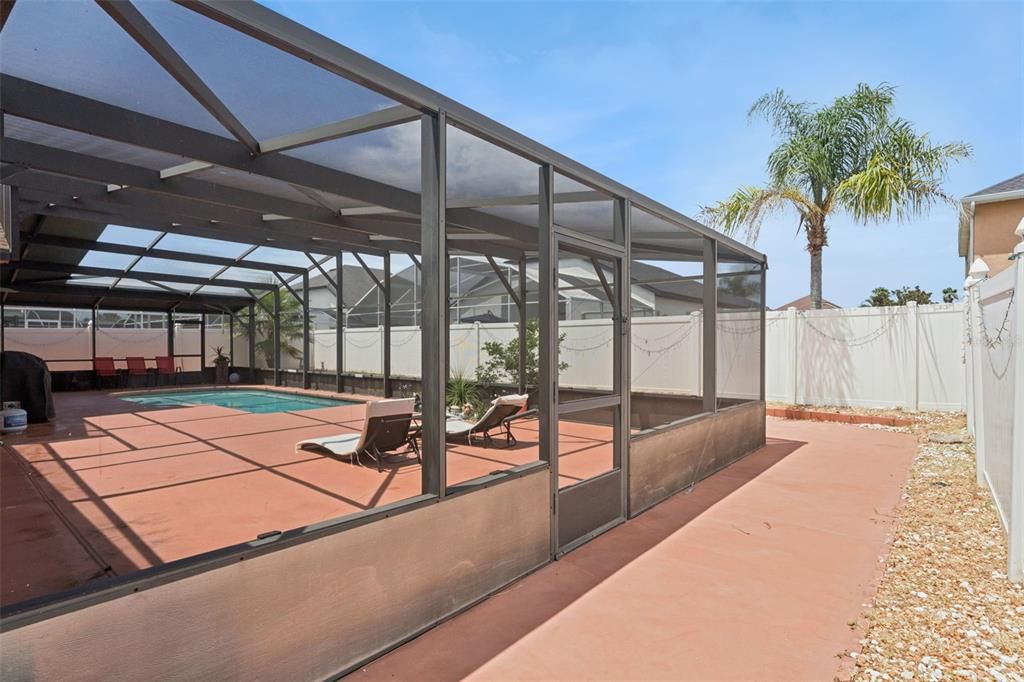 En Venta: $435,000 (4 camas, 2 baños, 2061 Pies cuadrados)