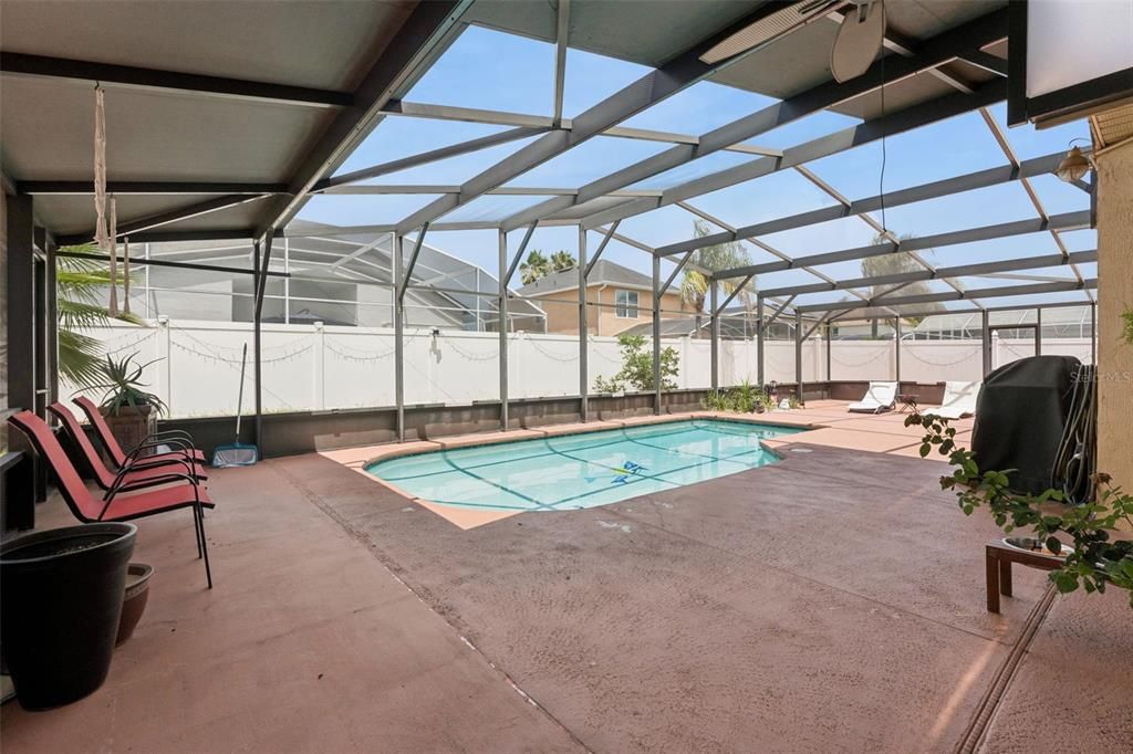 En Venta: $435,000 (4 camas, 2 baños, 2061 Pies cuadrados)