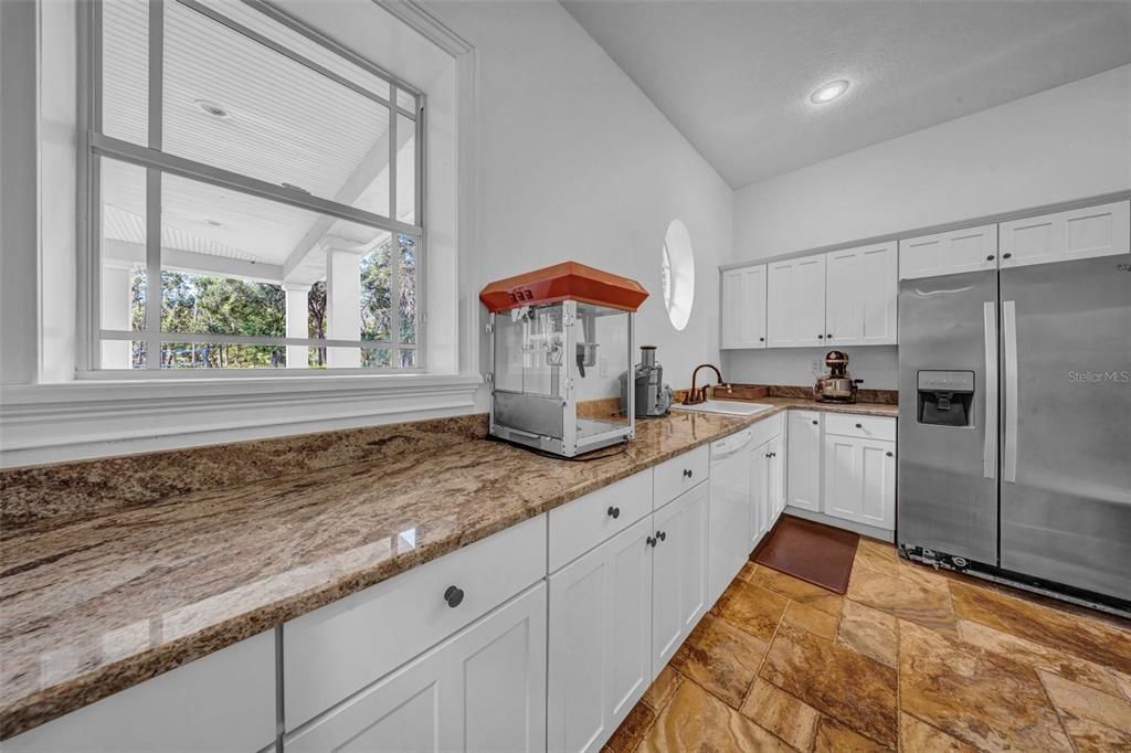 For Sale: $1,850,000 (5 beds, 4 baths, 5777 Square Feet)