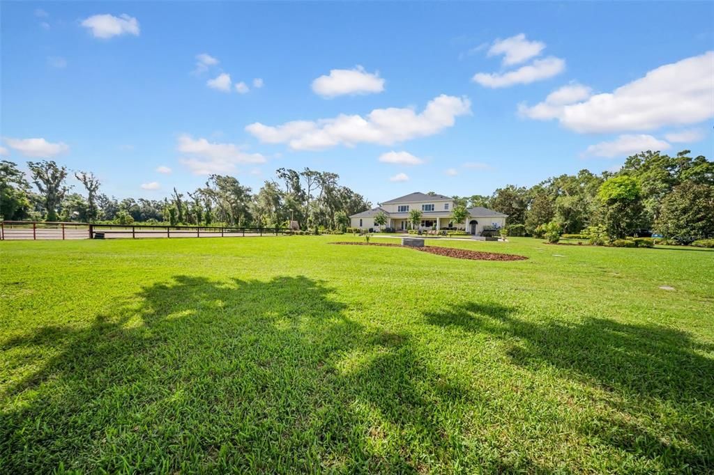 For Sale: $1,850,000 (5 beds, 4 baths, 5777 Square Feet)