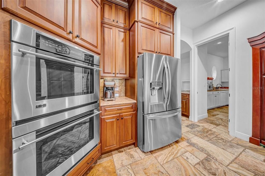 For Sale: $1,850,000 (5 beds, 4 baths, 5777 Square Feet)
