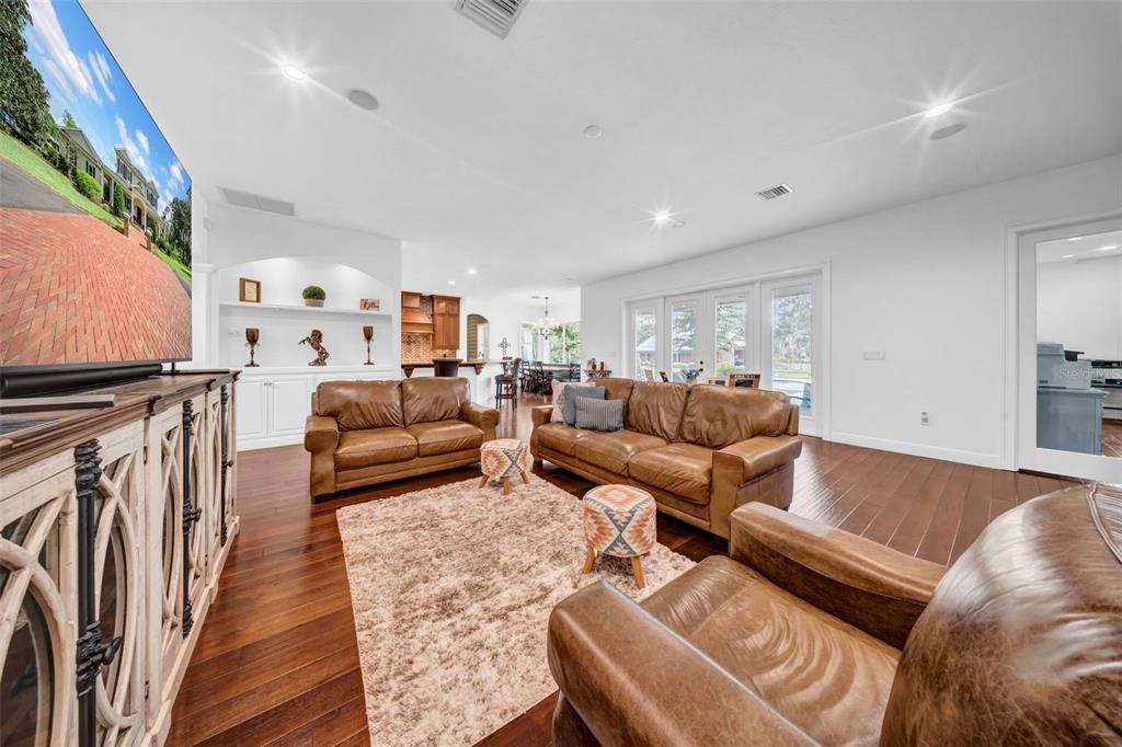 For Sale: $1,850,000 (5 beds, 4 baths, 5777 Square Feet)