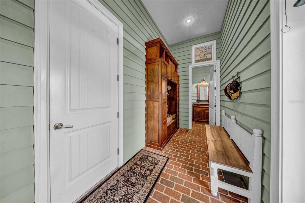 For Sale: $1,850,000 (5 beds, 4 baths, 5777 Square Feet)
