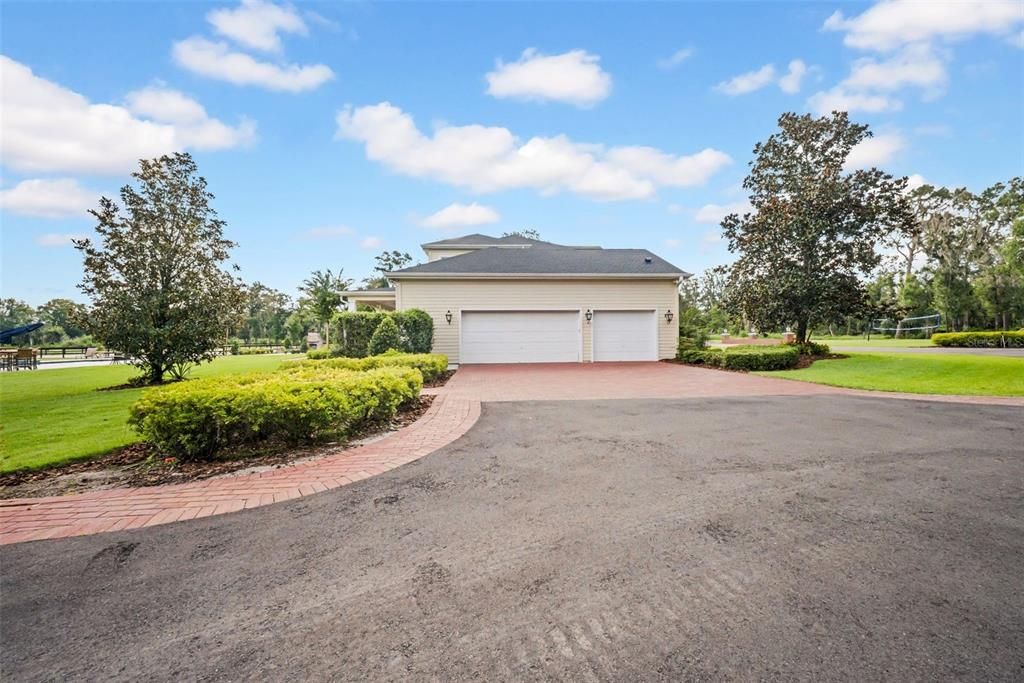 For Sale: $1,850,000 (5 beds, 4 baths, 5777 Square Feet)