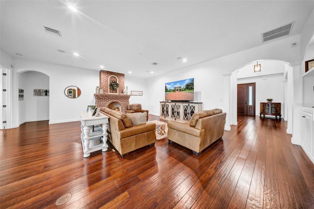 For Sale: $1,850,000 (5 beds, 4 baths, 5777 Square Feet)