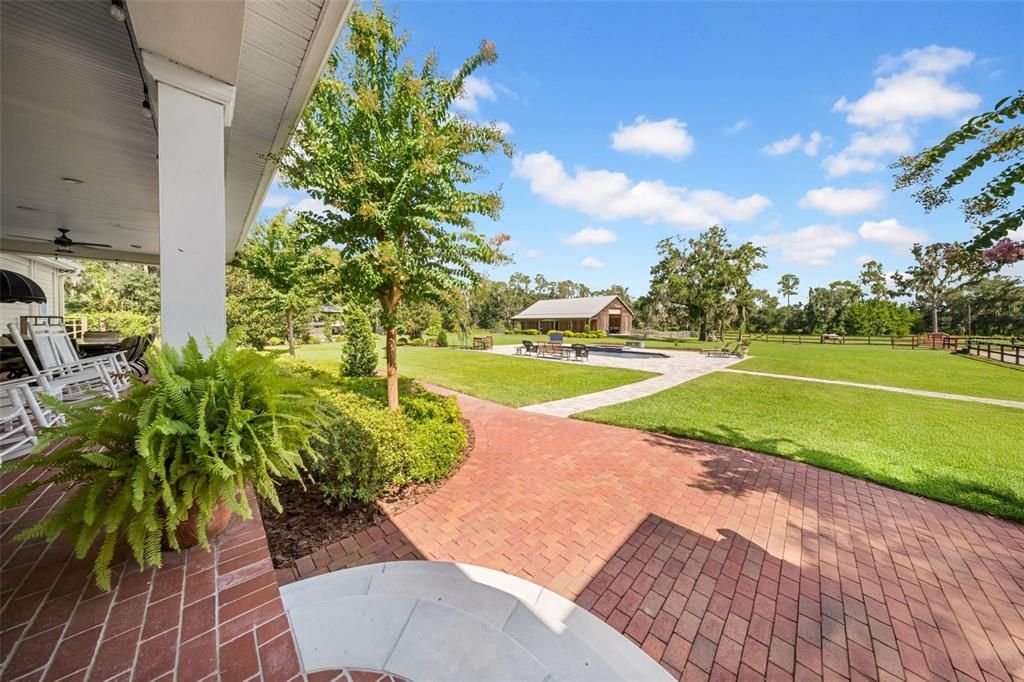 For Sale: $1,850,000 (5 beds, 4 baths, 5777 Square Feet)