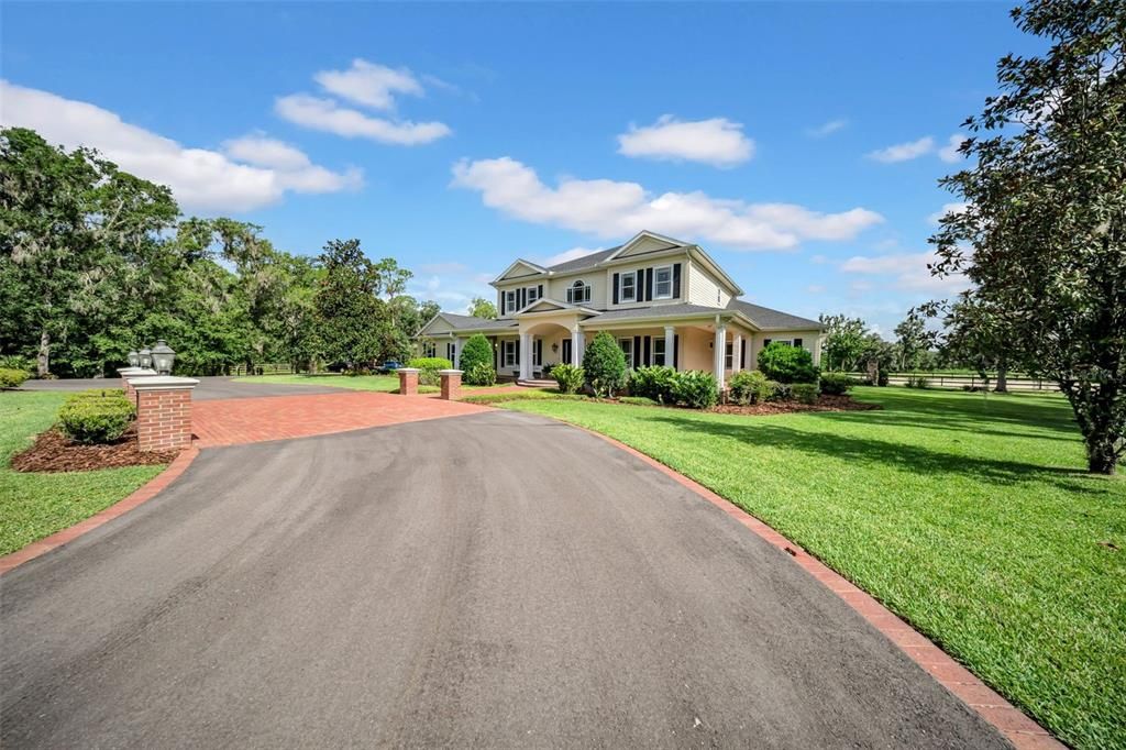 For Sale: $1,850,000 (5 beds, 4 baths, 5777 Square Feet)
