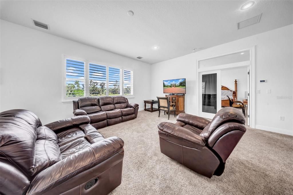 For Sale: $1,850,000 (5 beds, 4 baths, 5777 Square Feet)