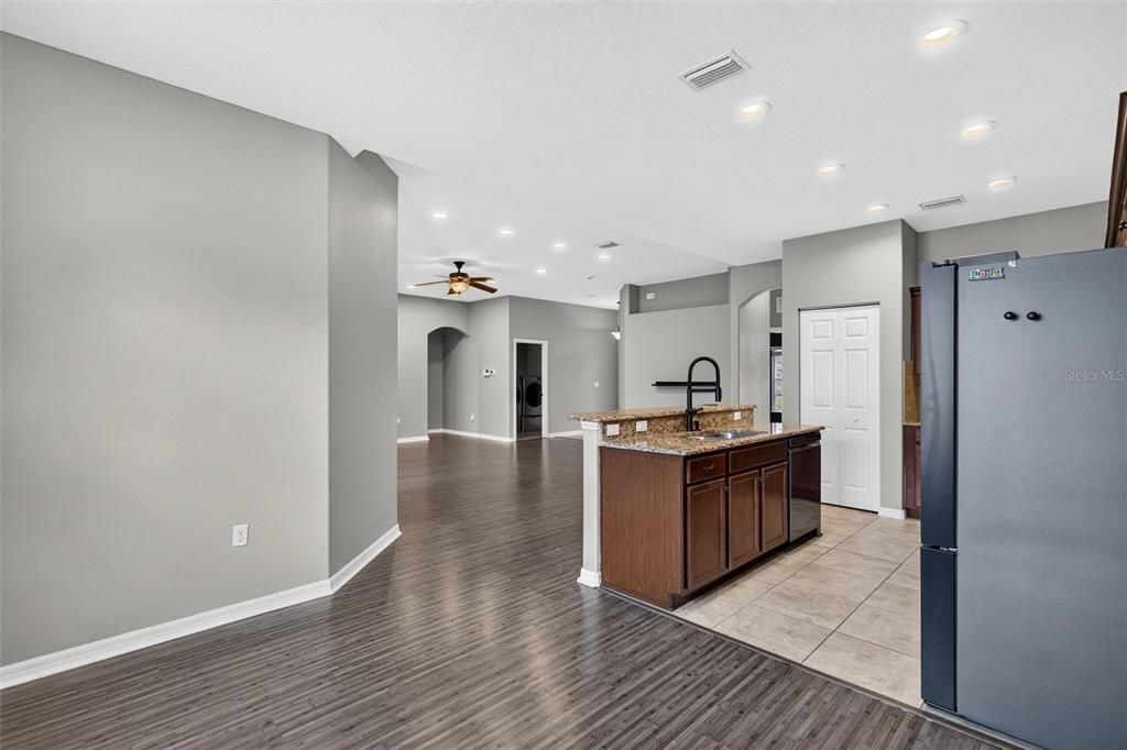 For Sale: $320,000 (3 beds, 2 baths, 1795 Square Feet)
