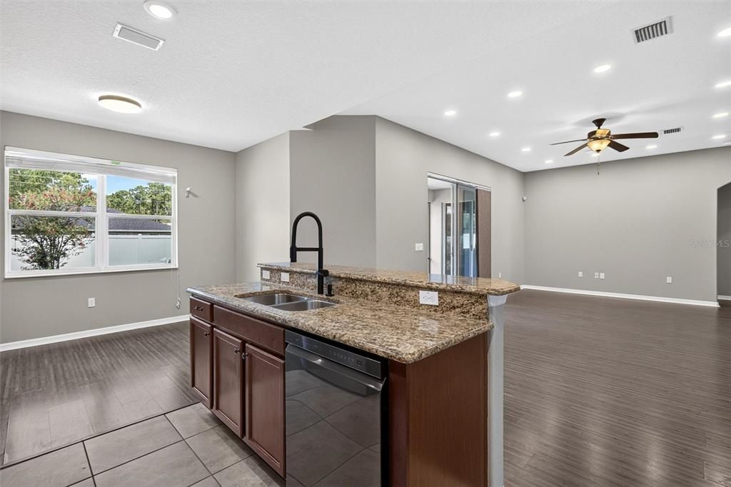 For Sale: $320,000 (3 beds, 2 baths, 1795 Square Feet)