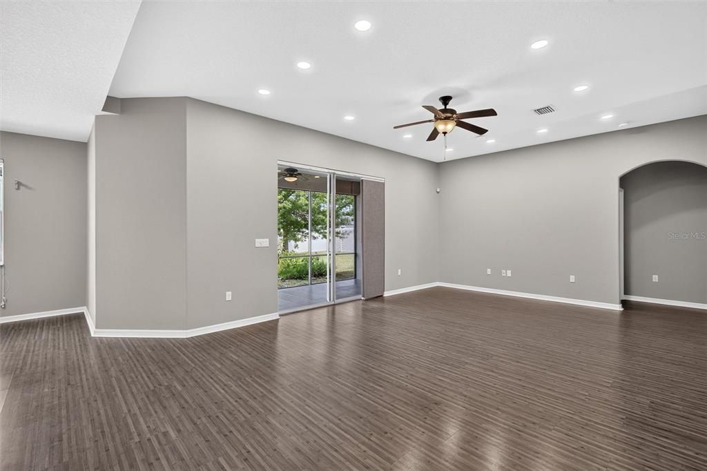 For Sale: $320,000 (3 beds, 2 baths, 1795 Square Feet)