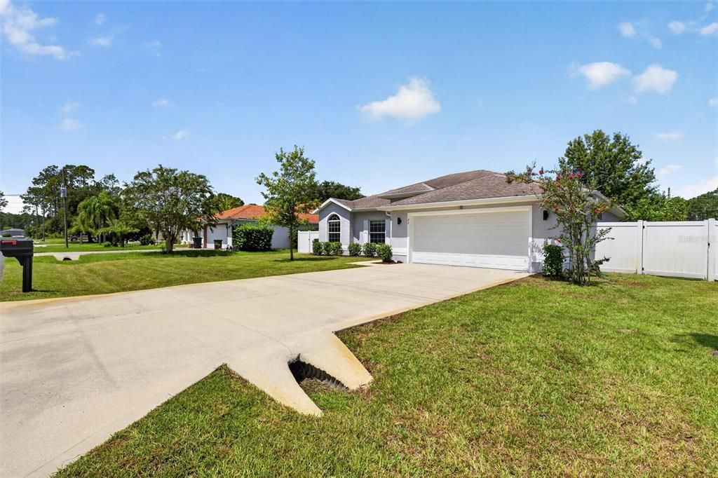 For Sale: $320,000 (3 beds, 2 baths, 1795 Square Feet)