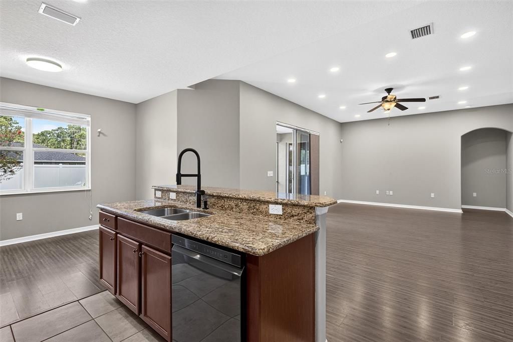 For Sale: $320,000 (3 beds, 2 baths, 1795 Square Feet)