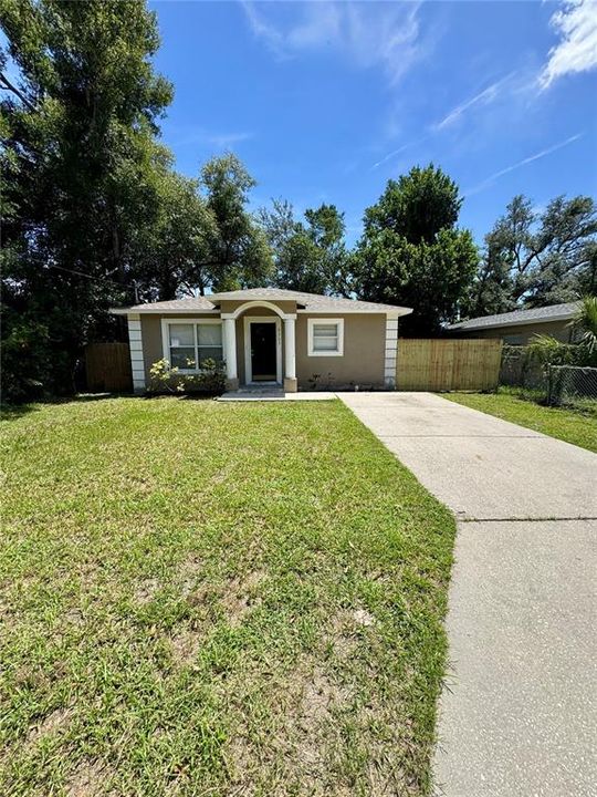 For Sale: $305,000 (3 beds, 2 baths, 1200 Square Feet)