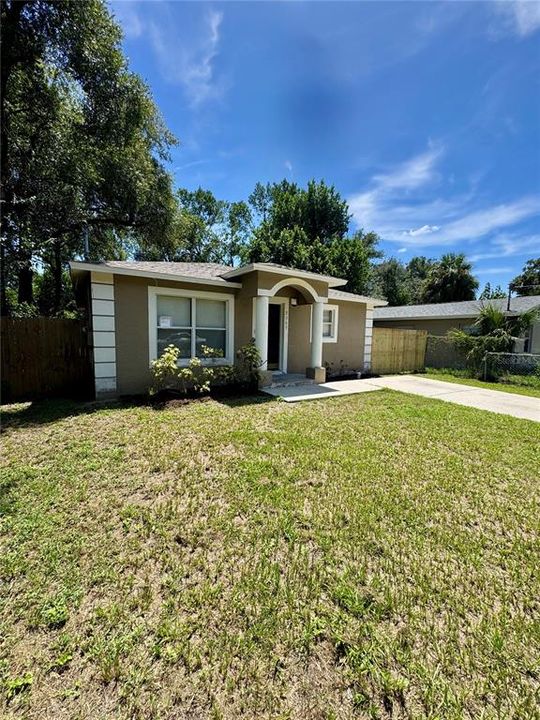 For Sale: $305,000 (3 beds, 2 baths, 1200 Square Feet)