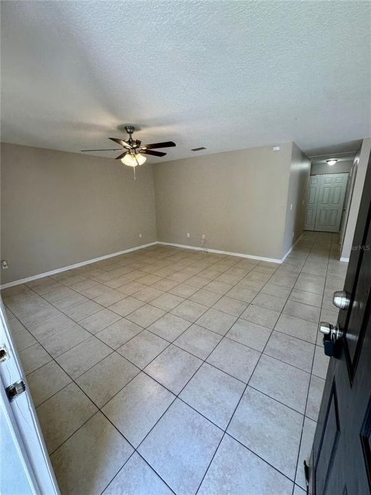 For Sale: $305,000 (3 beds, 2 baths, 1200 Square Feet)