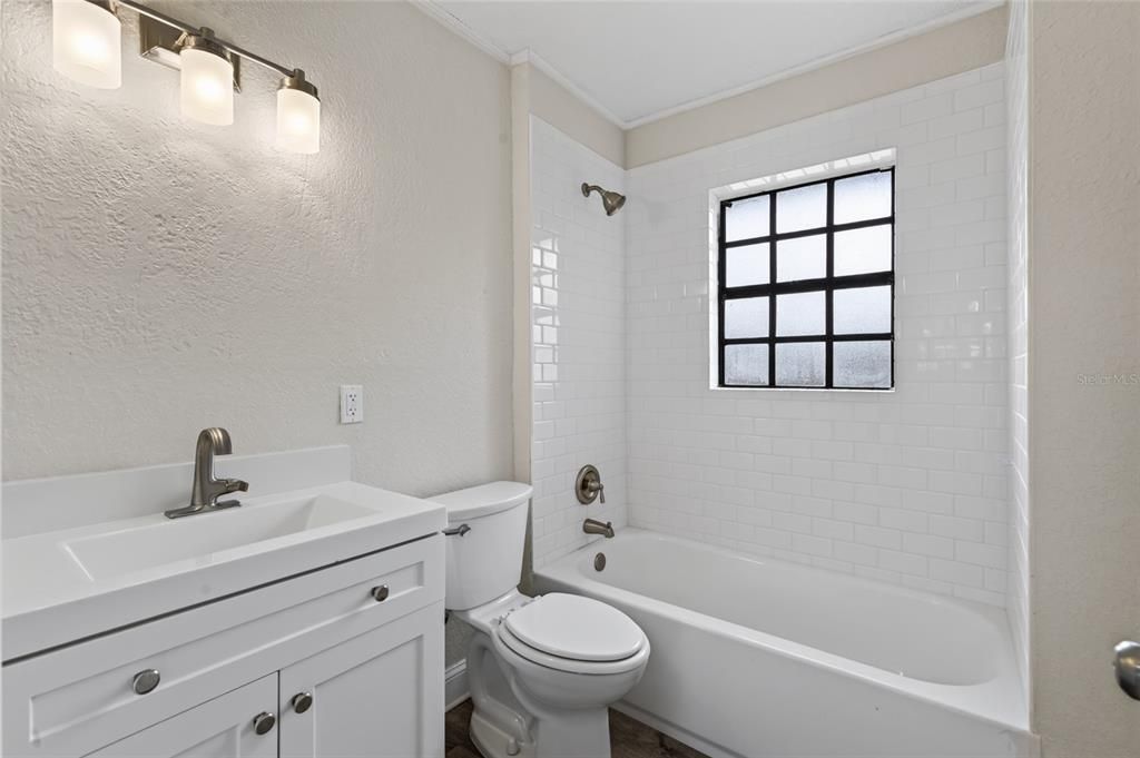 En Venta: $285,000 (4 camas, 1 baños, 1204 Pies cuadrados)