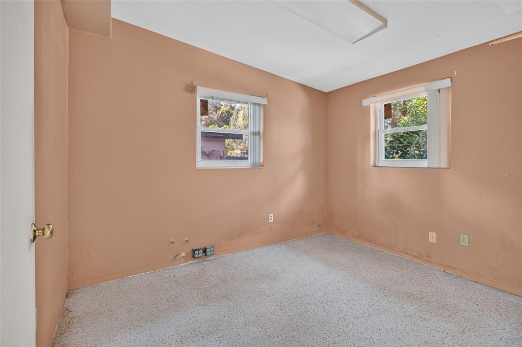 For Sale: $349,900 (3 beds, 2 baths, 1176 Square Feet)