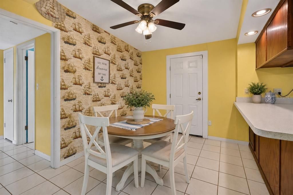 For Sale: $349,900 (3 beds, 2 baths, 1176 Square Feet)
