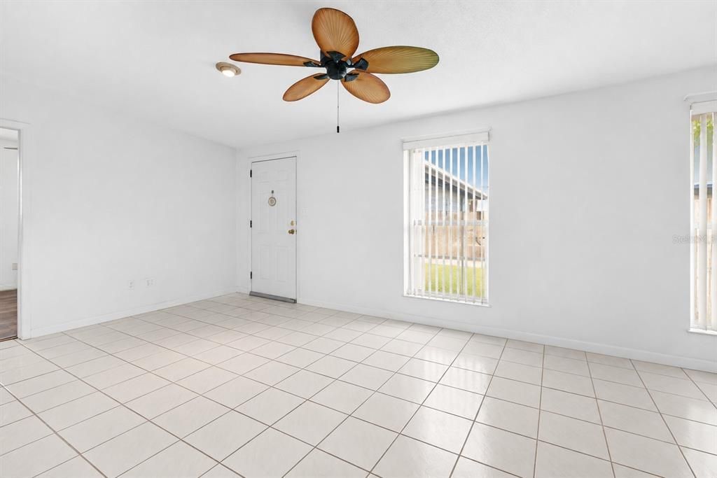 For Sale: $349,900 (3 beds, 2 baths, 1176 Square Feet)