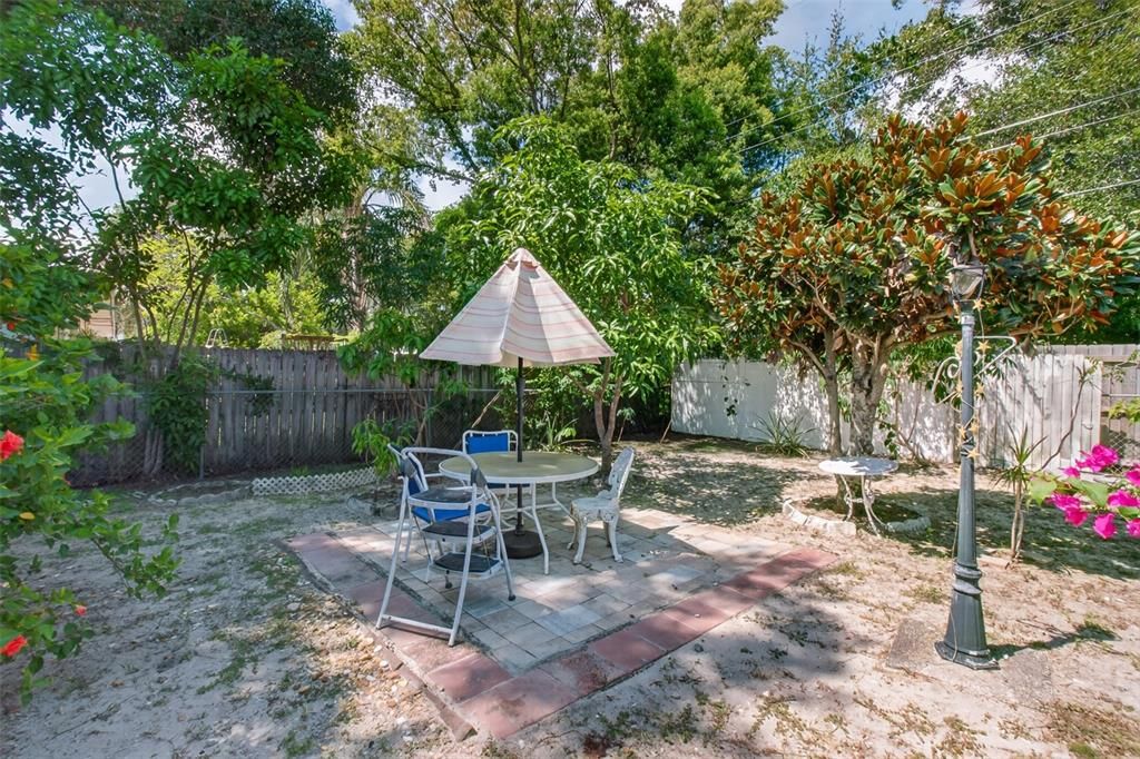 For Sale: $349,900 (3 beds, 2 baths, 1176 Square Feet)