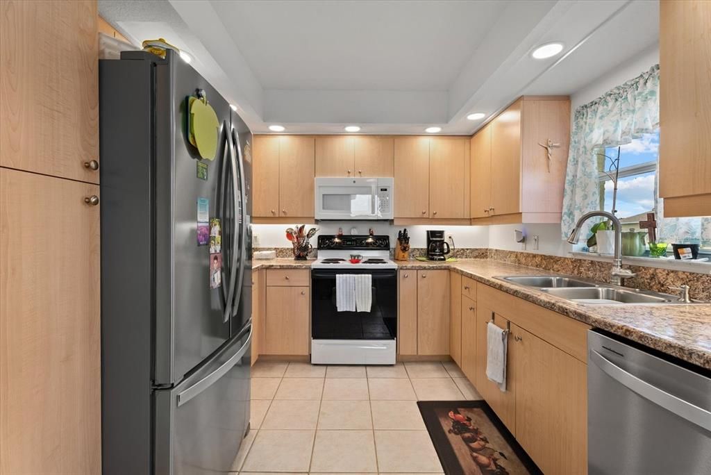 For Sale: $189,000 (2 beds, 2 baths, 1313 Square Feet)