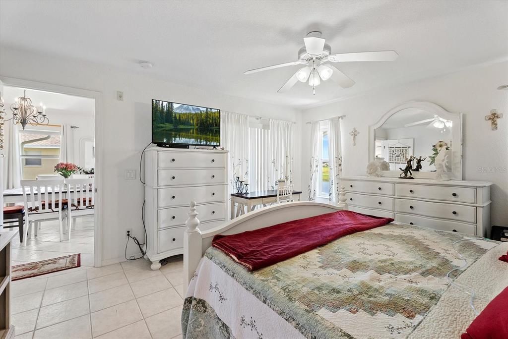 For Sale: $189,000 (2 beds, 2 baths, 1313 Square Feet)