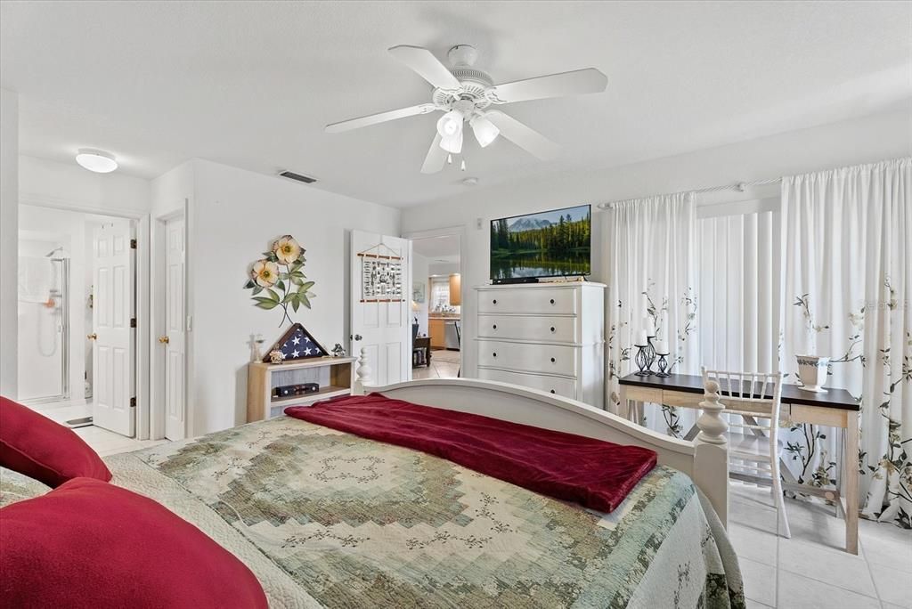 For Sale: $189,000 (2 beds, 2 baths, 1313 Square Feet)